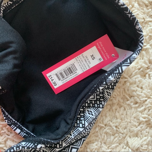 Bikini - Picture 7 of 8